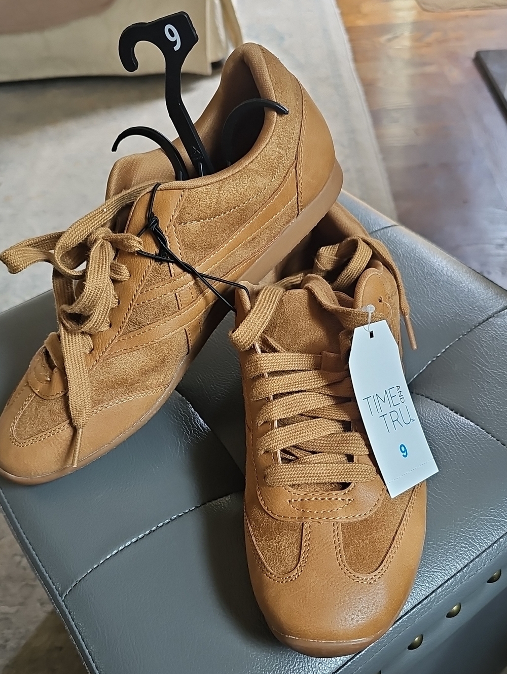 Time and Tru Women's Low Top Sneakers